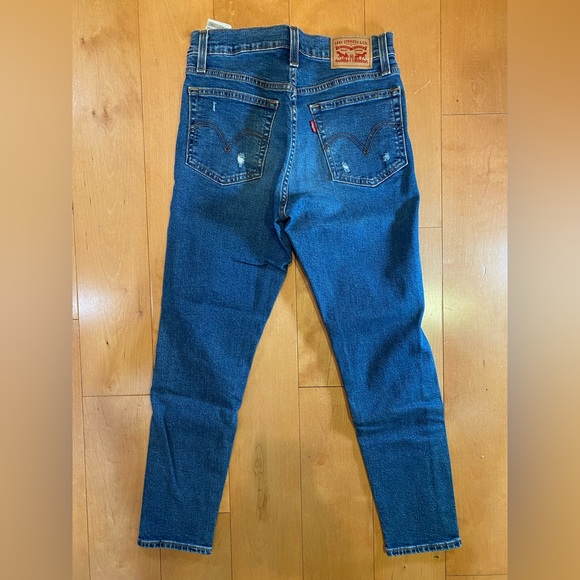Levi’s Wedgie Skinny Jeans - Picture 2 of 2